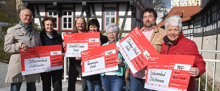 Freie Wähler Suhl spenden für Suhler Vereine (Foto: frankphoto.de)