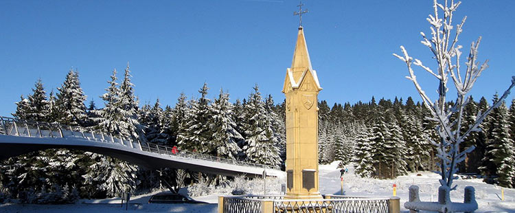 Denkmal am Rondell bei Oberhof (Foto: Dirk Schmidt 2008, Quelle: Wikimedia Commons)