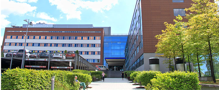 SRH Klinikum Suhl (Foto: SRHSuhl, CC-BY SA 4.0)